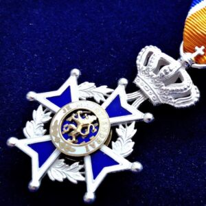 Lid in de Orde van Oranje-Nassau.