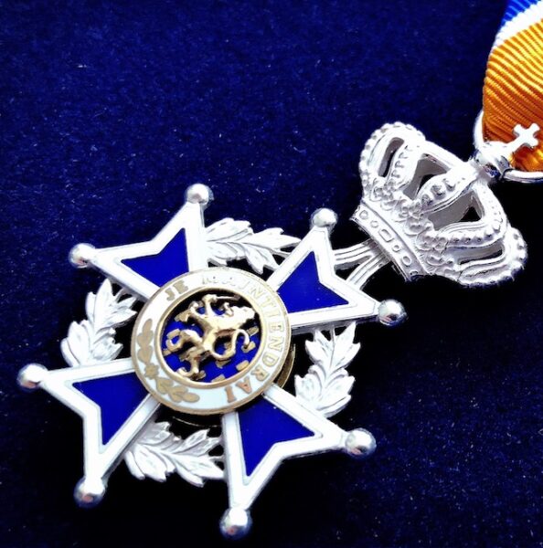 Lid in de Orde van Oranje-Nassau.